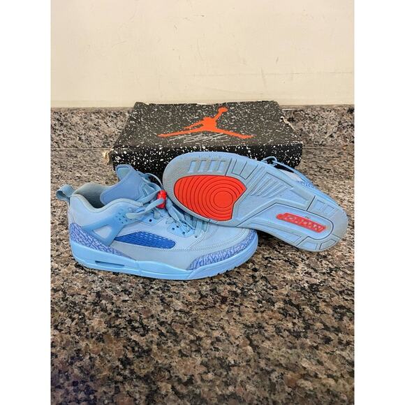 Athletic_Shoes